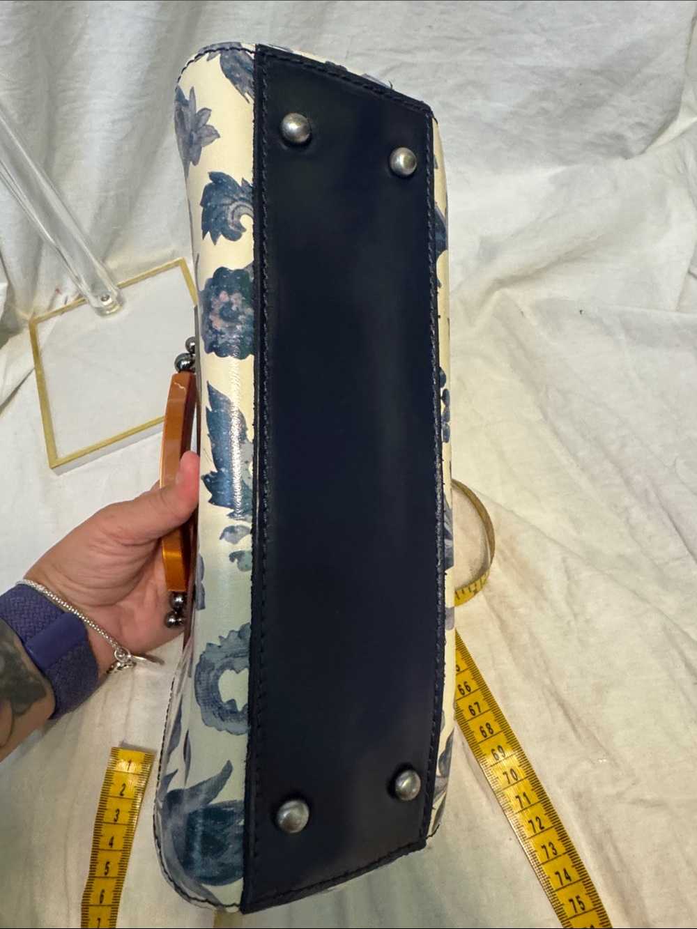 Patricia Nash Cream and Navy Floral Frame Clutch - Picture 4 of 4